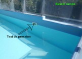 Test de pression sur les pièce à sceller de la piscine