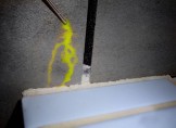 test au colorant pour infiltration d'eau au niveau du lavabo